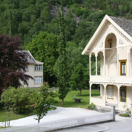 Lindstrom Hotel Laerdalsoyri Ngoại thất bức ảnh