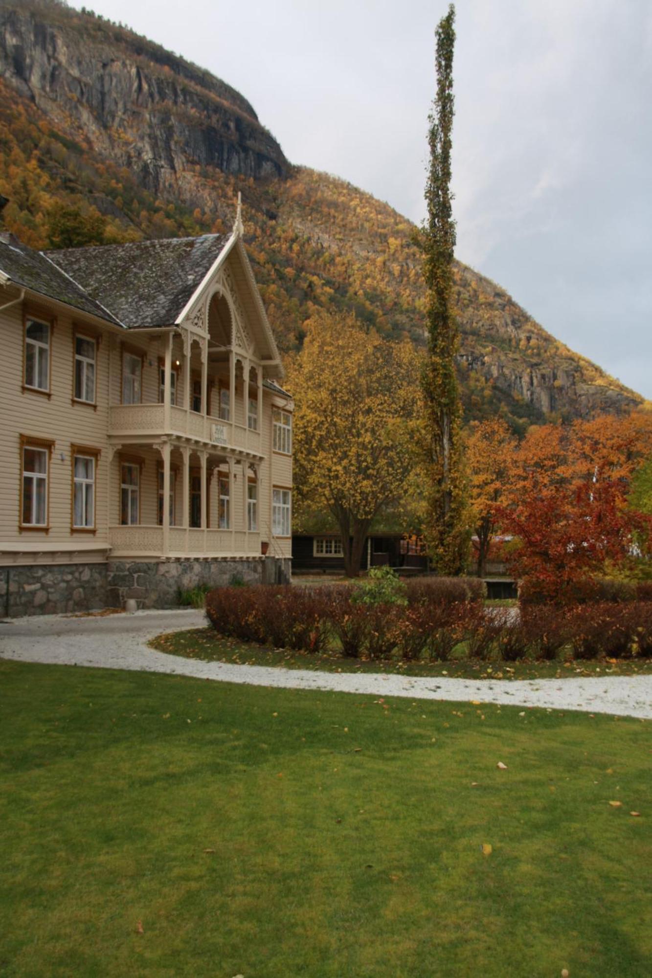 Lindstrom Hotel Laerdalsoyri Ngoại thất bức ảnh