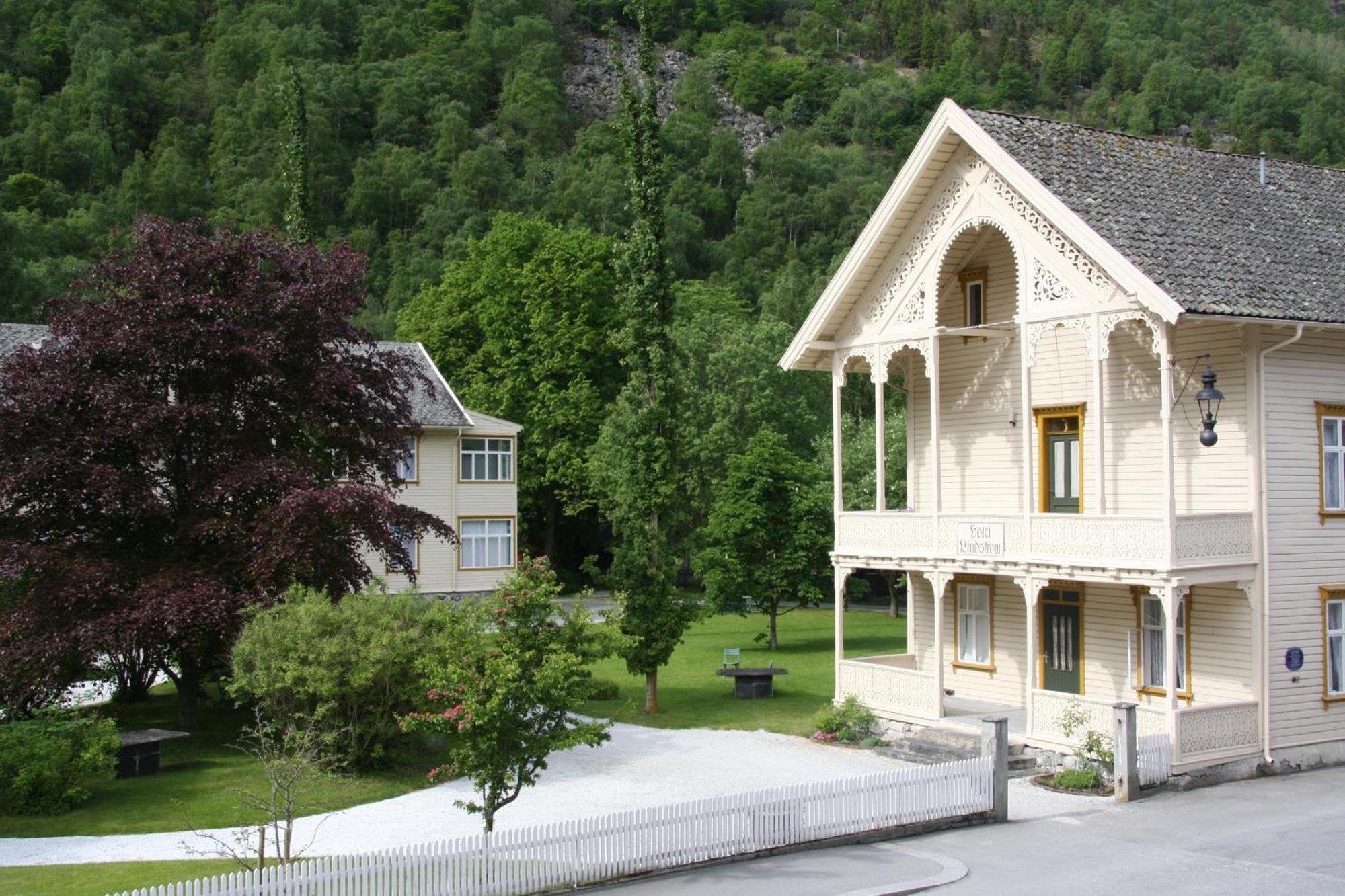 Lindstrom Hotel Laerdalsoyri Ngoại thất bức ảnh