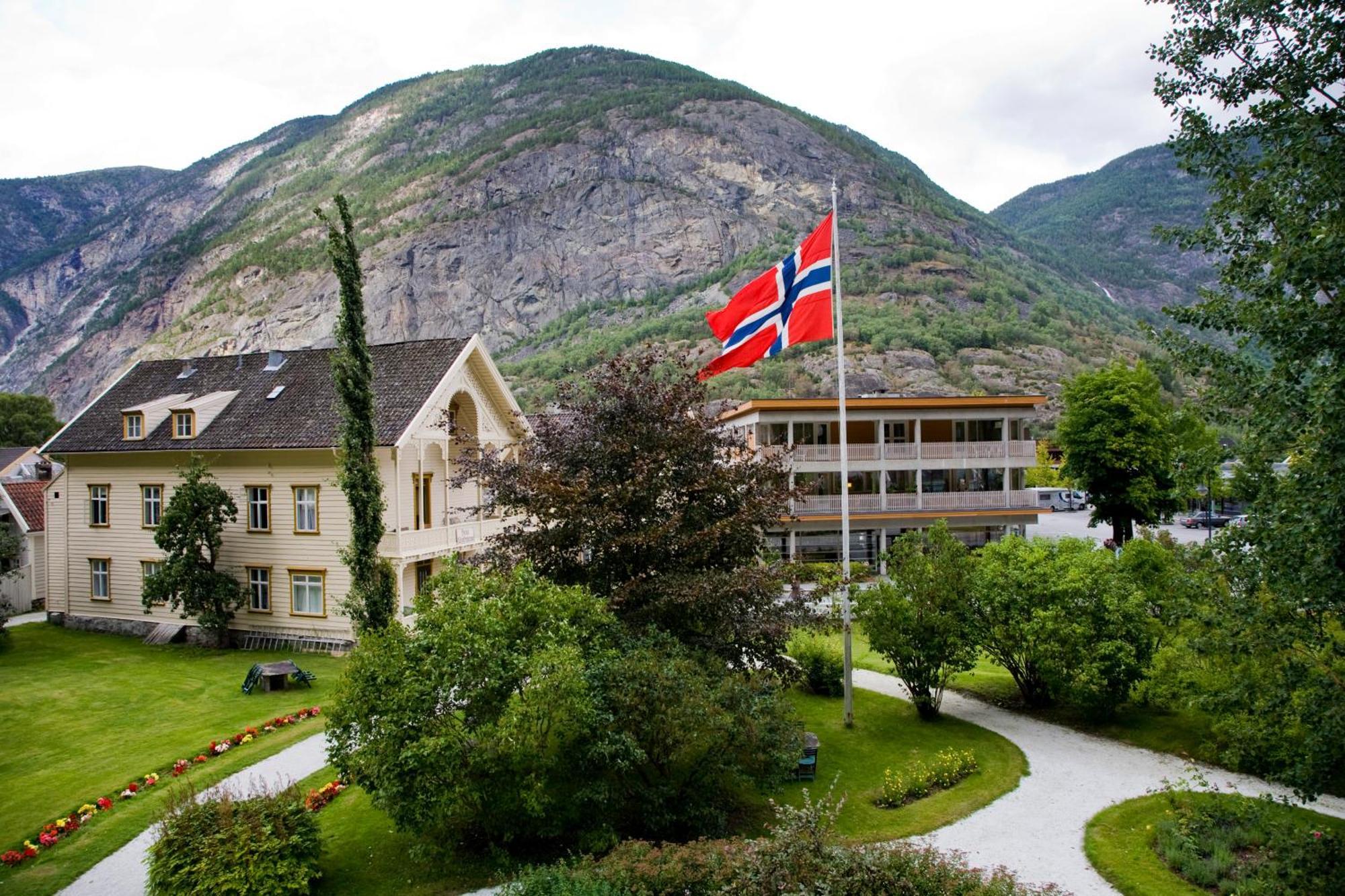 Lindstrom Hotel Laerdalsoyri Ngoại thất bức ảnh